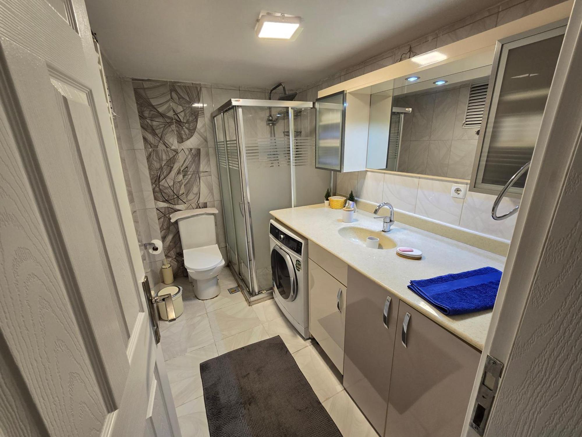 Appartement 3+1 , Historical Elevator, Warm House Next To Sea à İzmir Extérieur photo